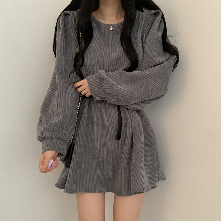 コーデュロイ ワンピース ベルト付き ランタンスリーブ パフスリーブ ショート丈 ミニスカート 体型カバー ゆったり ブラック ブラウン グレー ワンピ 長袖 レディース 黒 茶 灰色 秋冬ファッション かわいい おしゃれ シンプル 可愛い韓国ファッション オルチャン (Q)